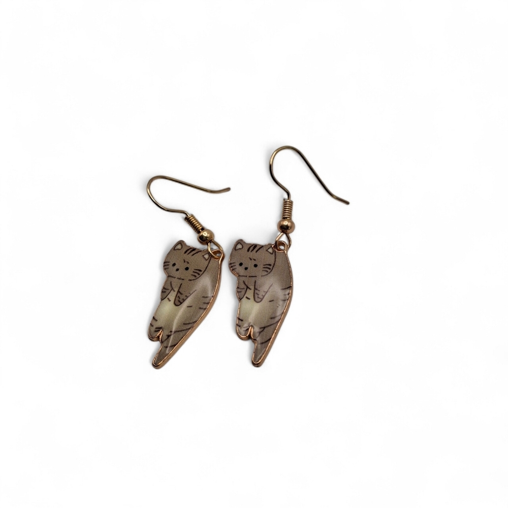 NWT Grey Tabby Cat Drop Earrings